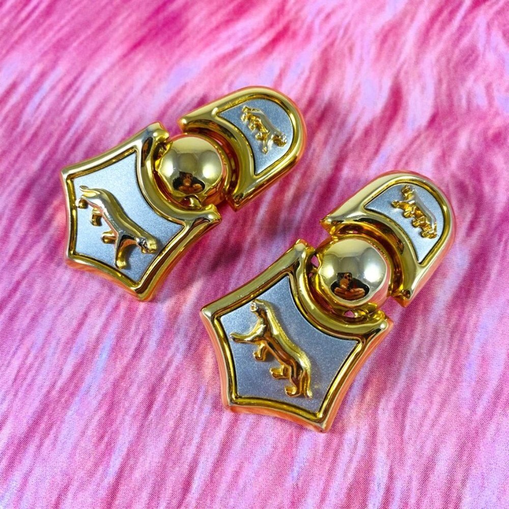 Killer vintage cool Two-Tone hinged panther clip earrings